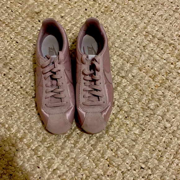 Rose Nike Cortez - Picture 2 of 4